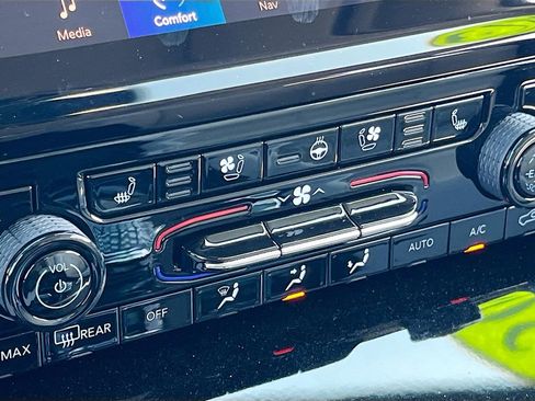 Certified 2023 Jeep Grand Cherokee L Overland w/ Rear Seat Video Group I image 21