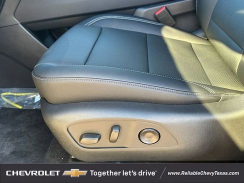 New 2026 Chevrolet Traverse LT w/ Driver Confidence Package FWD image 24