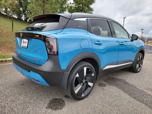 Used 2025 Nissan Kicks SR w/ Illumination Package image 23