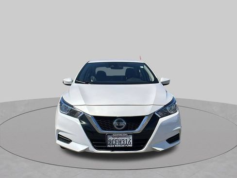 Used 2022 Nissan Versa SV FWD image 8