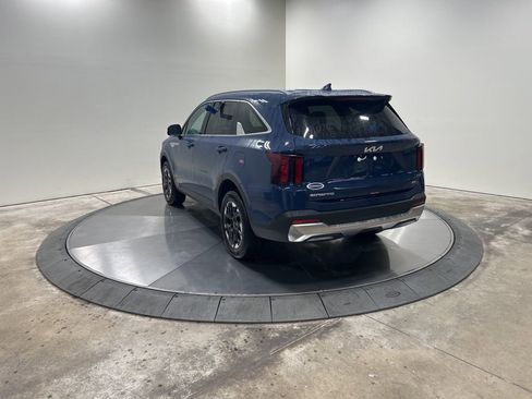 New 2025 Kia Sorento S image 7