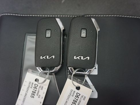 Used 2022 Kia Telluride SX w/ SX Prestige Package AWD/4WD image 20
