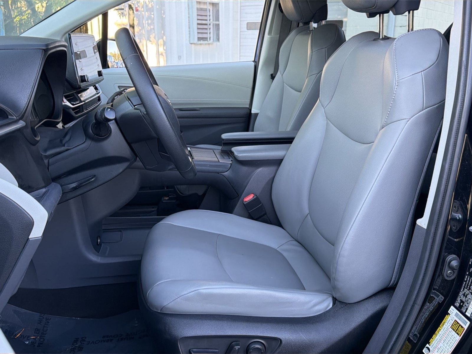 Used 2022 Toyota Sienna XLE AWD/4WD image 14