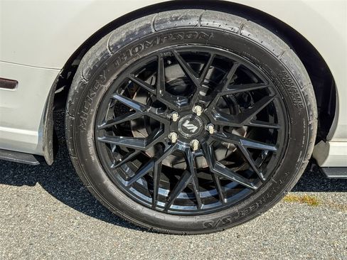 Used 2013 Ford Mustang Shelby GT500 RWD image 26