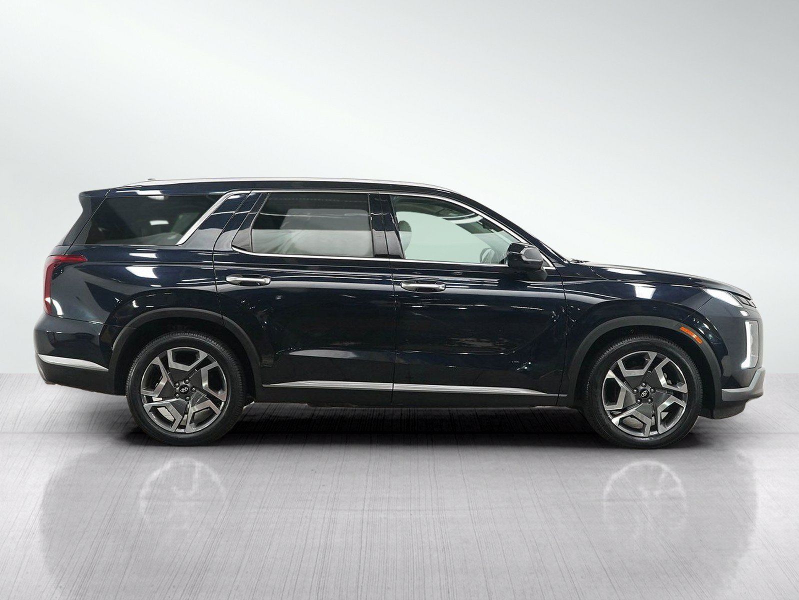 Used 2024 Hyundai Palisade Limited AWD/4WD image 6