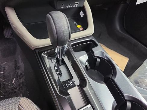 Used 2026 Subaru Forester Premium AWD/4WD image 19