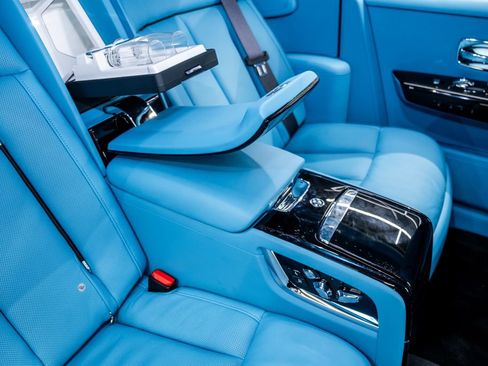 Used 2025 Rolls-Royce Phantom Sedan image 28