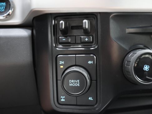 Used 2025 Ford F350 XLT w/ Black Appearance Package AWD/4WD image 48