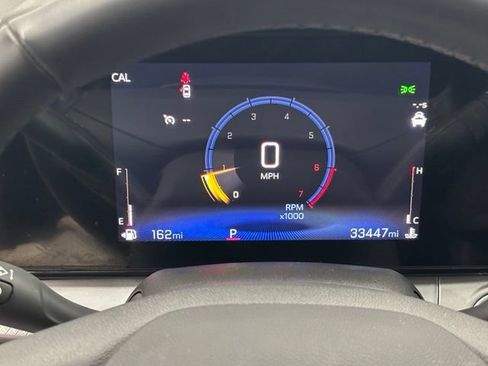 Used 2025 Chevrolet Trax LT w/ Sunroof Package FWD image 23