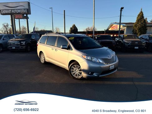 Used 2017 Toyota Sienna XLE Premium image 1