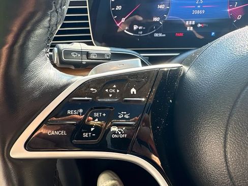 Used 2024 Mercedes-Benz GLS 450 4MATIC image 27