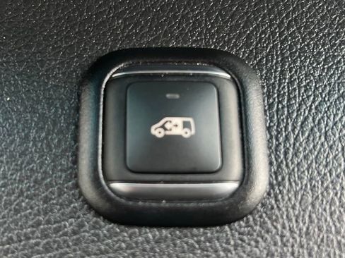 Used 2025 Mercedes-Benz Sprinter 2500 image 36