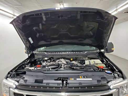 New 2025 Ford F250 XLT w/ F-250 >10K GVWR Package image 11