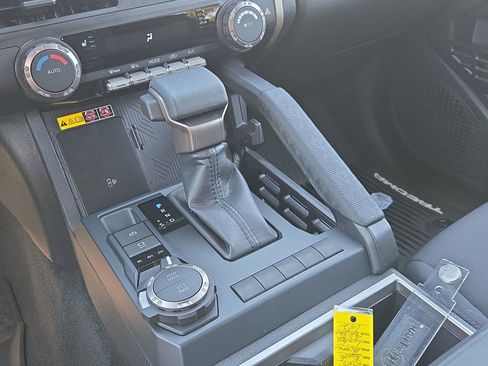 Certified 2025 Toyota Tacoma SR5 image 28