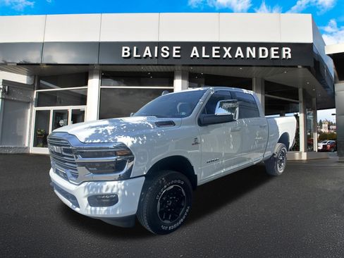Used 2026 RAM 2500 Laramie AWD/4WD image 9
