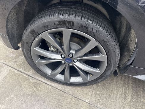 Used 2018 Ford Edge Sport w/ Equipment Group 401A image 3