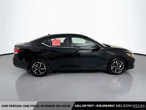 Used 2025 Nissan Sentra SV FWD image 4