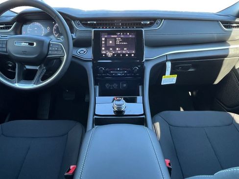 New 2025 Jeep Grand Cherokee Laredo image 20