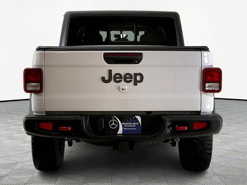 Used 2023 Jeep Gladiator Rubicon AWD/4WD image 5