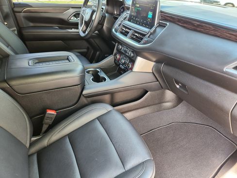 Used 2024 Chevrolet Tahoe Z71 w/ Luxury Package AWD/4WD image 21