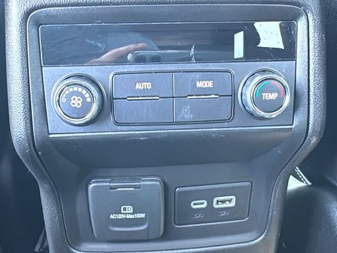 Used 2023 GMC Acadia SLE w/ Driver Convenience Package AWD/4WD image 32