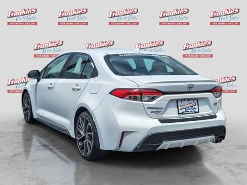 Used 2020 Toyota Corolla SE w/ SE Premium Package FWD image 3