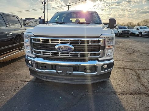 Used 2023 Ford F250 XLT AWD/4WD image 3