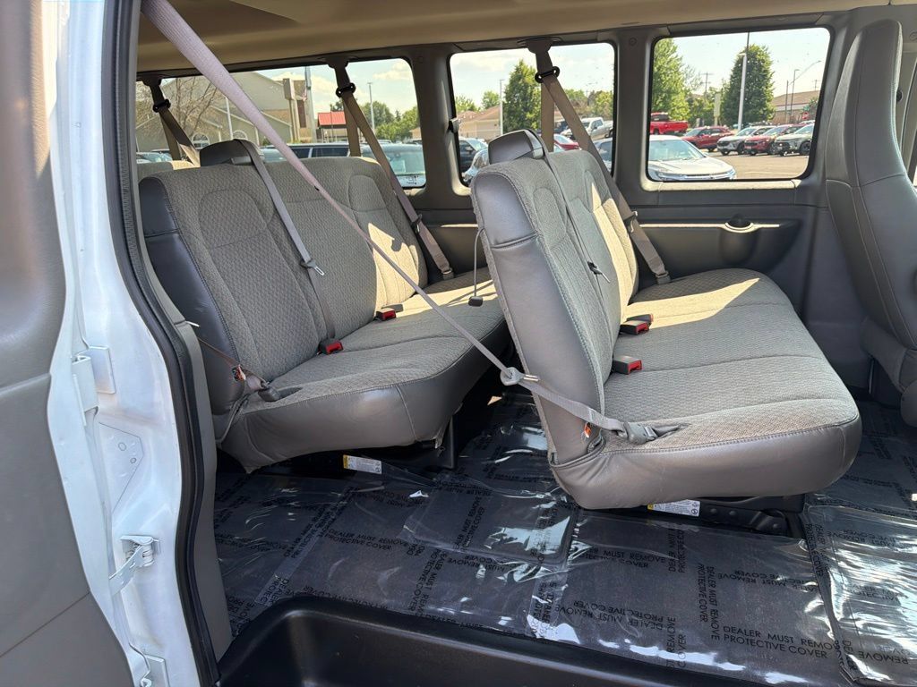 Used 2025 Chevrolet Express 3500 LT w/ LT Preferred Equipment Group RWD image 17