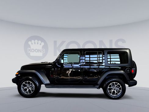 Used 2024 Jeep Wrangler Unlimited Sport AWD/4WD image 2