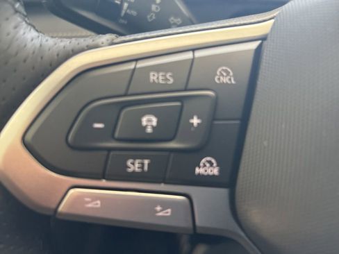 New 2026 Volkswagen Tiguan SE R-Line FWD image 13