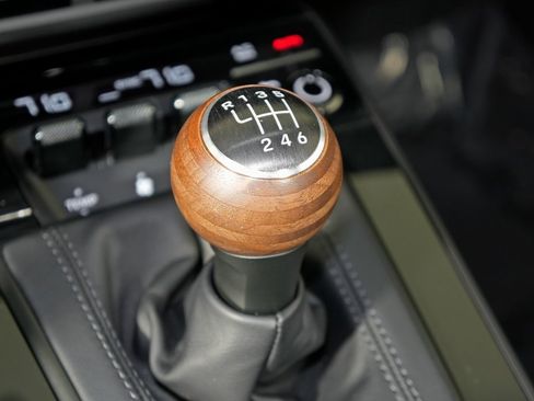 Certified 2026 Porsche 911 Carrera T image 33