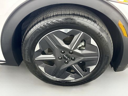 Used 2025 Kia EV6 Light image 11