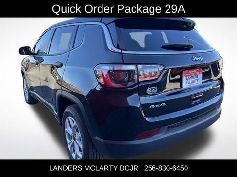 Used 2025 Jeep Compass Sport image 4