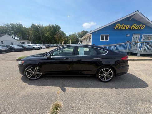 Used 2020 Ford Fusion Titanium FWD image 3