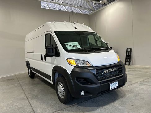 New 2026 RAM ProMaster 2500 w/ Convenience Group FWD image 4