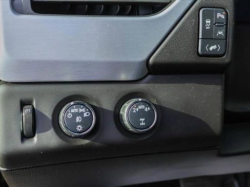 Used 2018 GMC Yukon SLT image 13