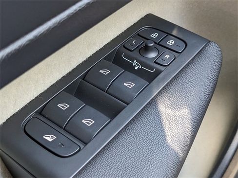 New 2025 Volvo XC40 B5 Plus w/ Protection Package Premier image 27