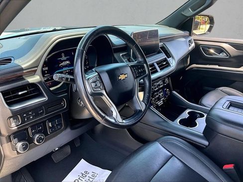 Used 2022 Chevrolet Suburban LT w/ LT Signature Package RWD image 14