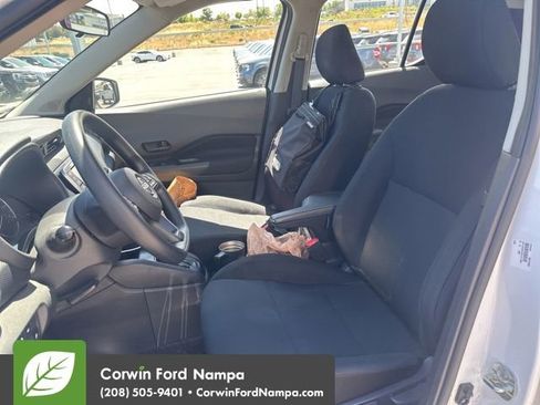 Used 2023 Nissan Kicks S FWD image 11
