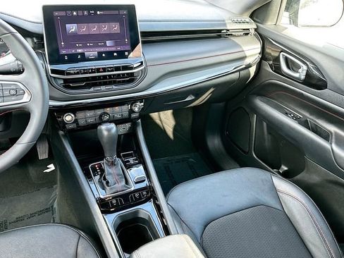 Used 2024 Jeep Compass Trailhawk image 21