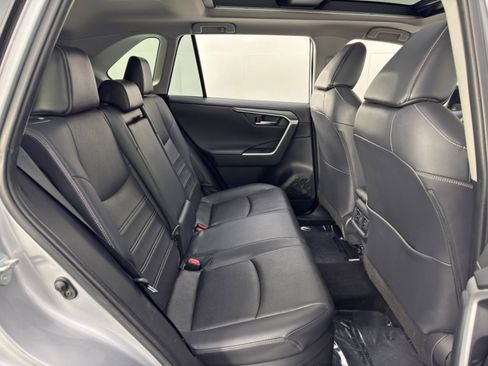 Used 2019 Toyota RAV4 Limited image 40