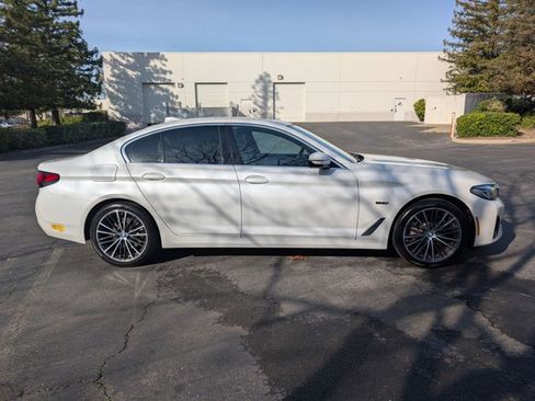 Certified 2023 BMW 530e 530e w/ Premium Package image 5