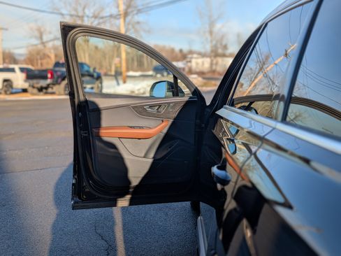 Used 2020 Audi Q7 3.0T Prestige w/ Prestige Package image 29