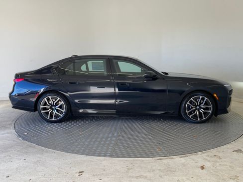 New 2026 BMW 750e xDrive w/ Premium Package image 7