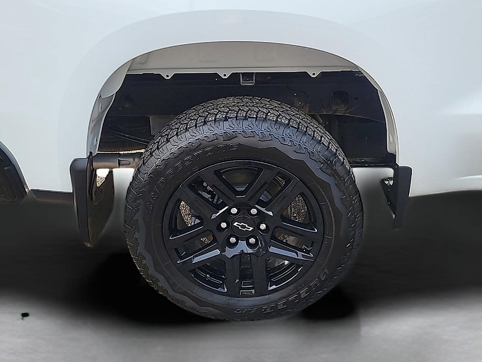 Used 2026 Chevrolet Silverado 1500 LT Trail Boss w/ Convenience Package II AWD/4WD image 9