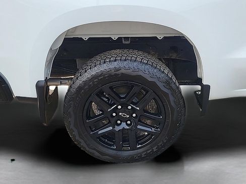 Used 2026 Chevrolet Silverado 1500 LT Trail Boss w/ Convenience Package II AWD/4WD image 9