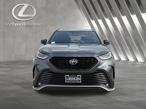 Used 2024 Toyota Highlander XSE image 7