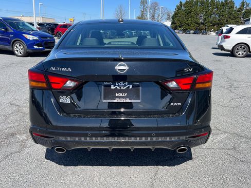 Used 2024 Nissan Altima 2.5 SV w/ SV Premium Package image 4