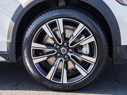 Certified 2024 Volvo V60 B5 Cross Country Ultimate image 17
