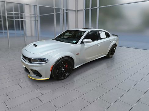 Used 2022 Dodge Charger Scat Pack RWD image 4